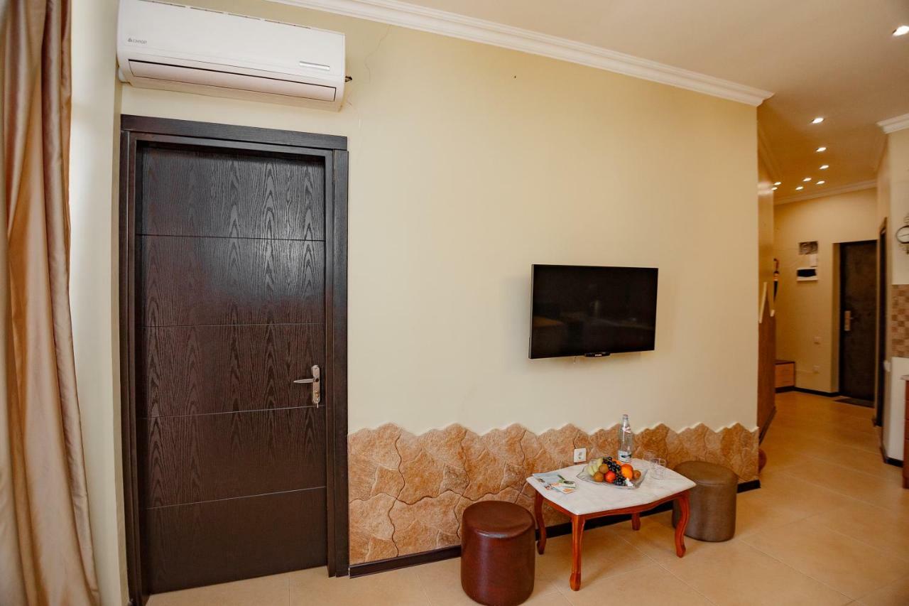 Apartment On Javakhishvili Batumi Esterno foto