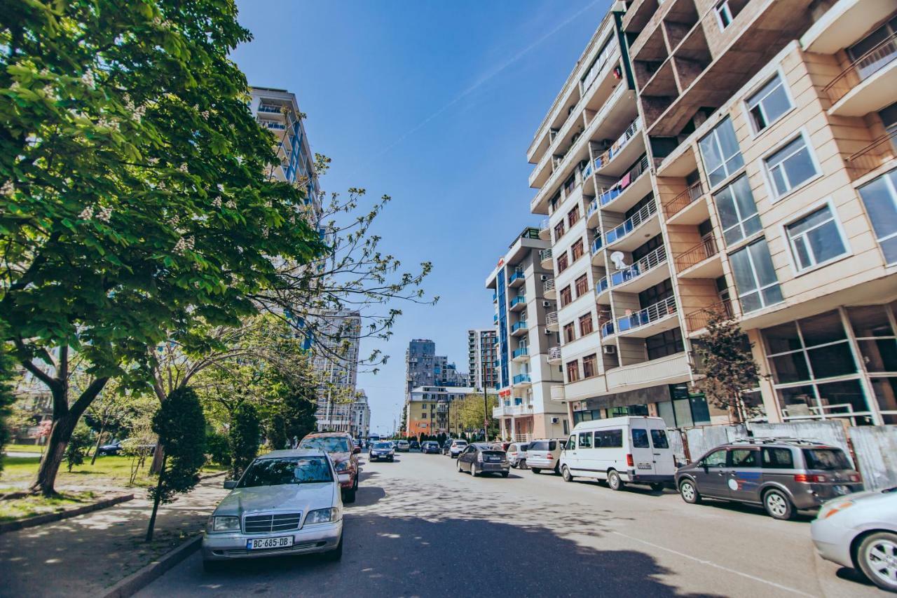 Apartment On Javakhishvili Batumi Esterno foto