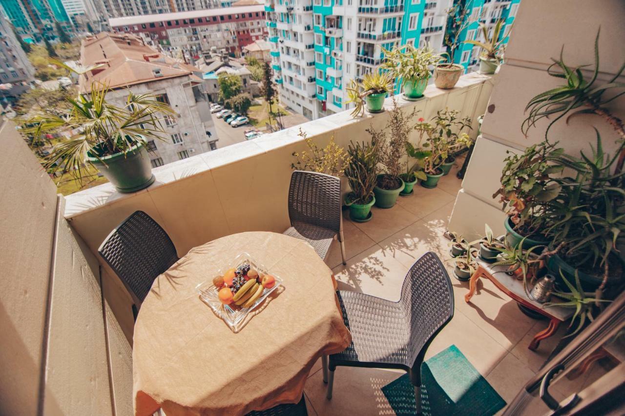 Apartment On Javakhishvili Batumi Esterno foto
