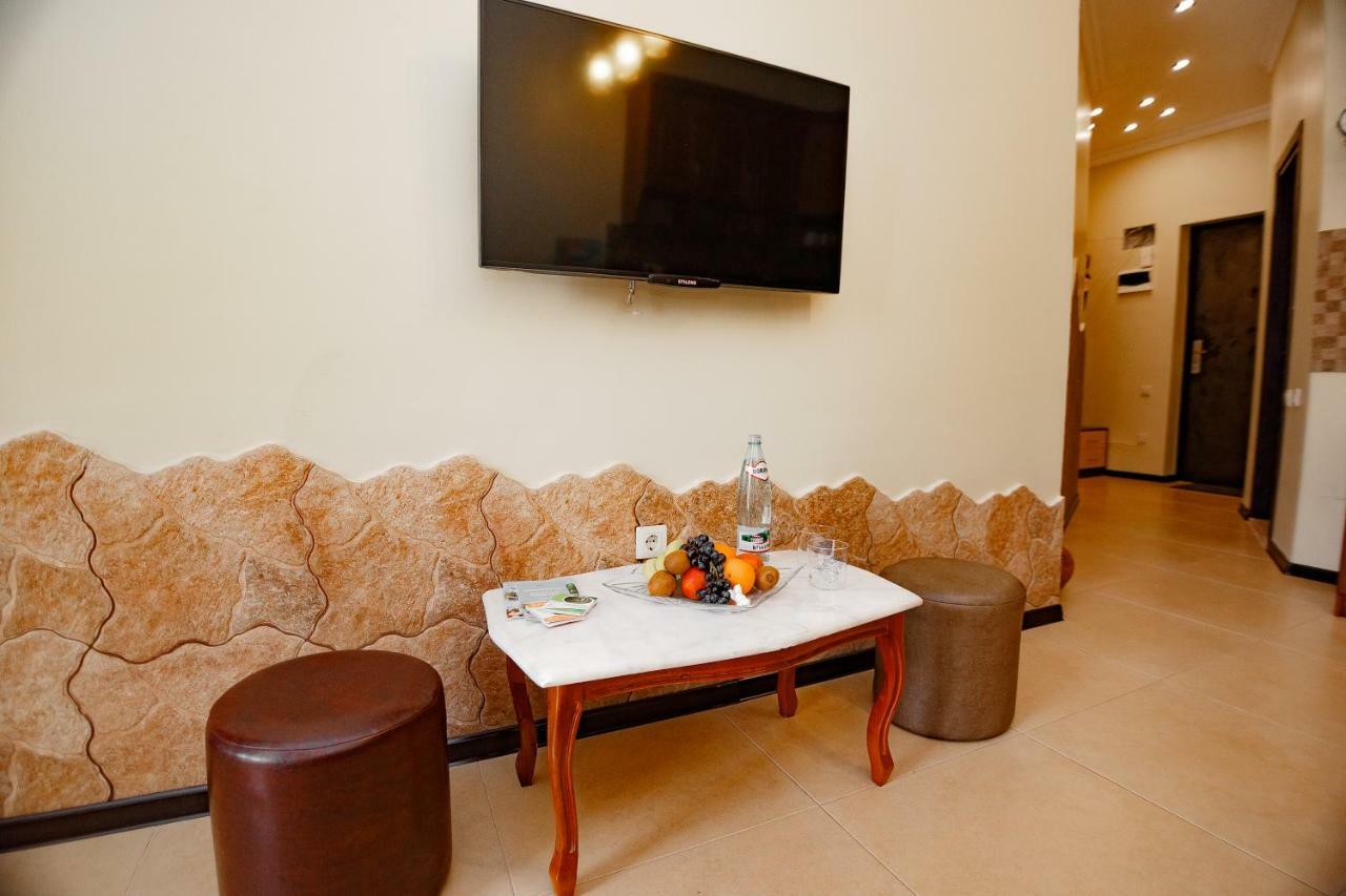 Apartment On Javakhishvili Batumi Esterno foto